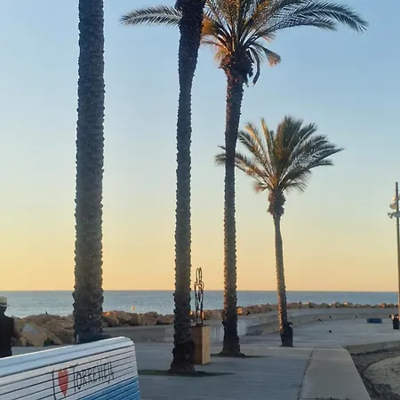 Апартаменты Mar Azul- At The Center, Playa Del Acequion, Sea 200 M Торевьиа